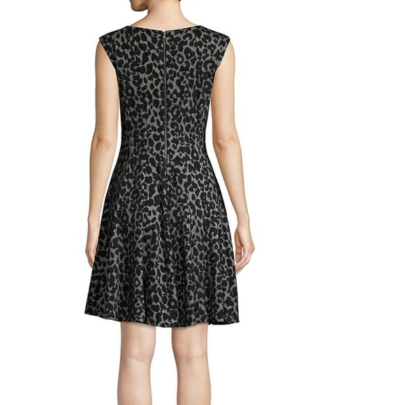 Gabby Skye Black & White Leopard Pattern Sleeveless Dress - Picture 2 of 11